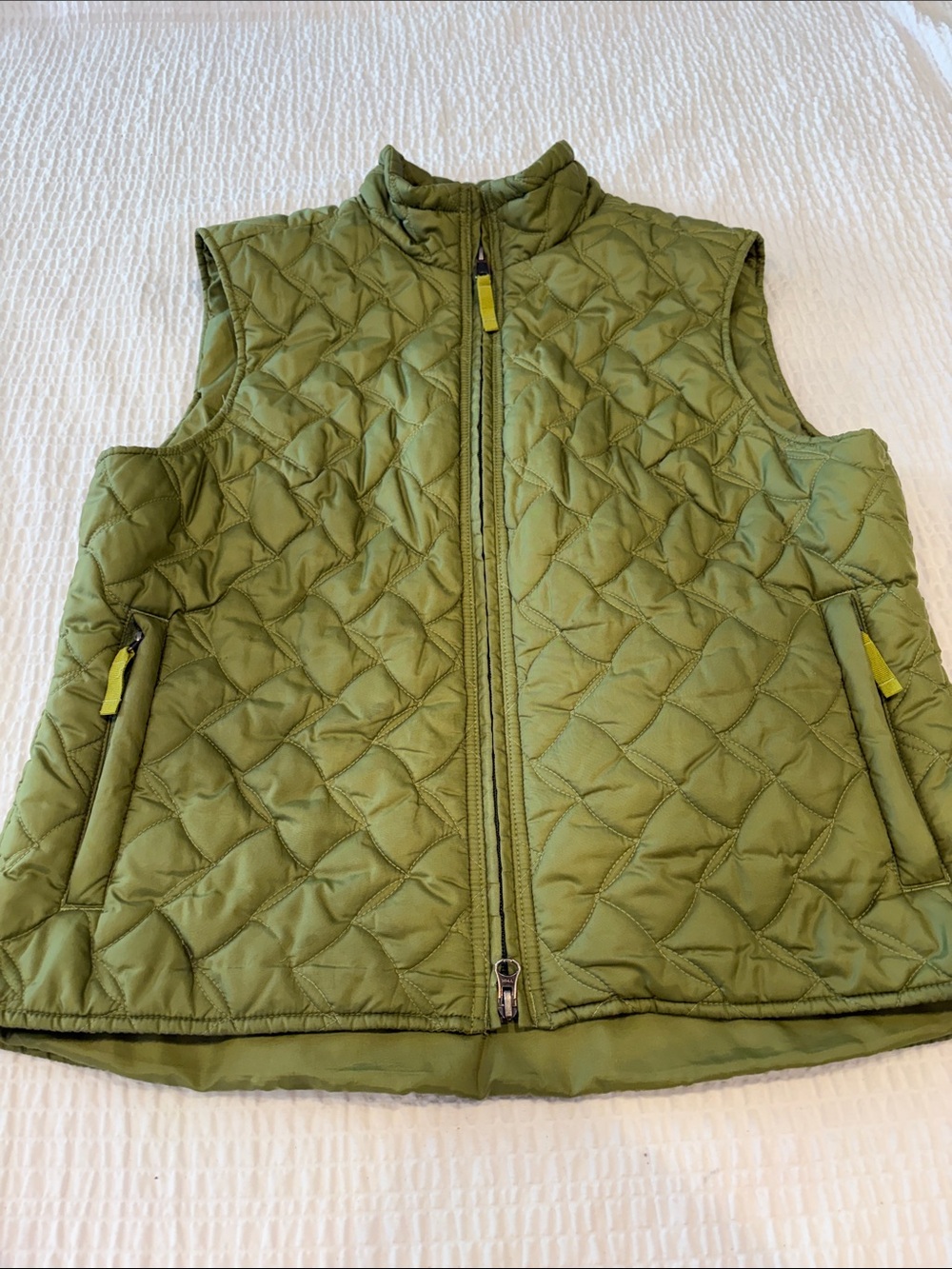 Royal Robbins Women’s Olive Green Packable Quilted Vest
Size L